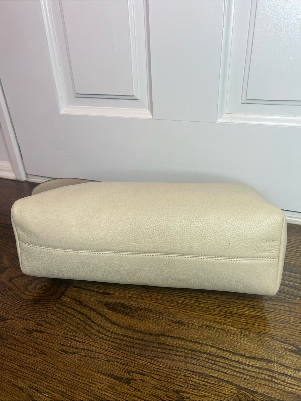 The Horse Cream Leather Shoulder Bag - Picture 5 of 12